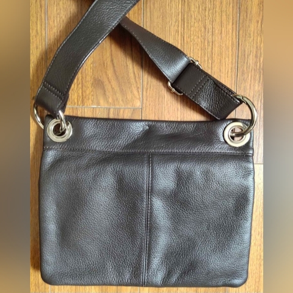Danier Leather Crossbody saddle Bag - Picture 2 of 5